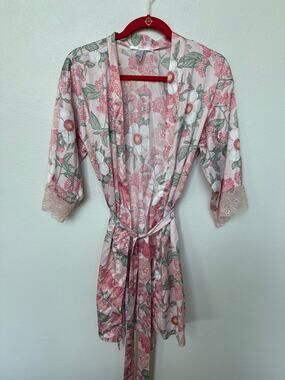 Flora by Flora Nikrooz Floral Satin Lace Trim Kimono Robe Pink Womens Size Small